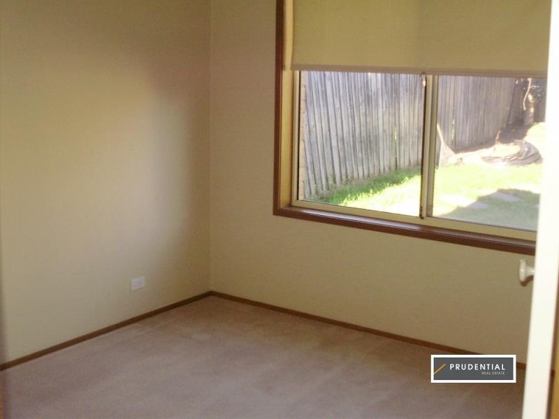 4 Esher Mews, Wattle Grove NSW 2173