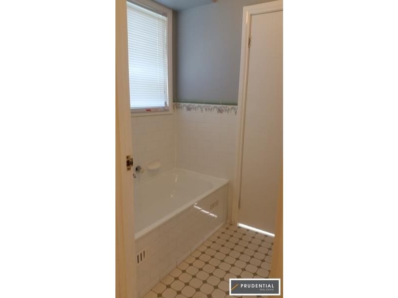 16 Triabunna Ave, West Hoxton NSW 2171