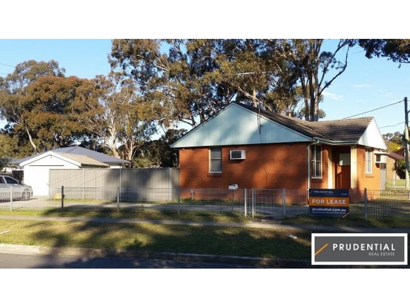 198 Graham Avenue, Lurnea NSW 2170