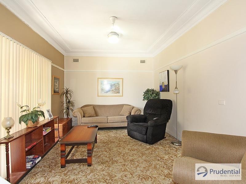 16 Dale Ave, Liverpool NSW 2170