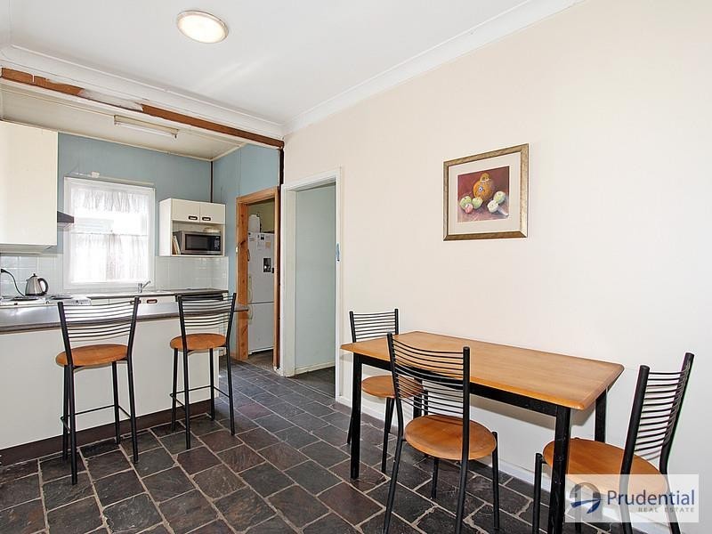 16 Dale Ave, Liverpool NSW 2170
