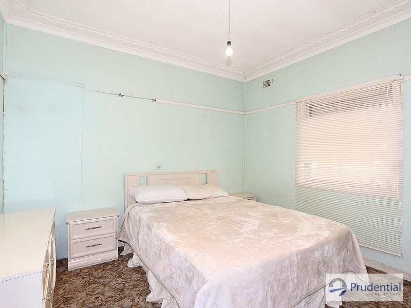 16 Dale Ave, Liverpool NSW 2170