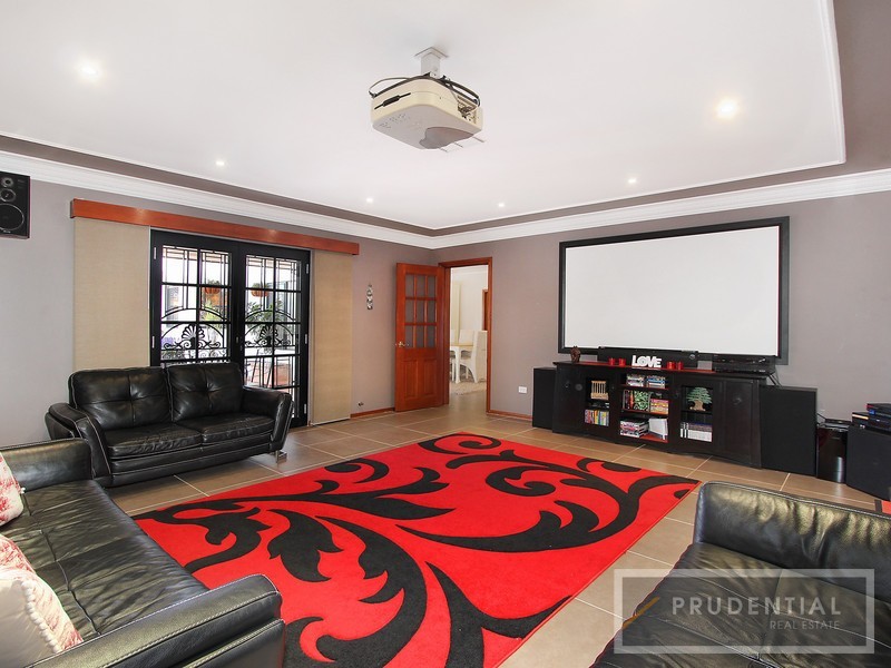 36 Beltana Court, Wattle Grove NSW 2173