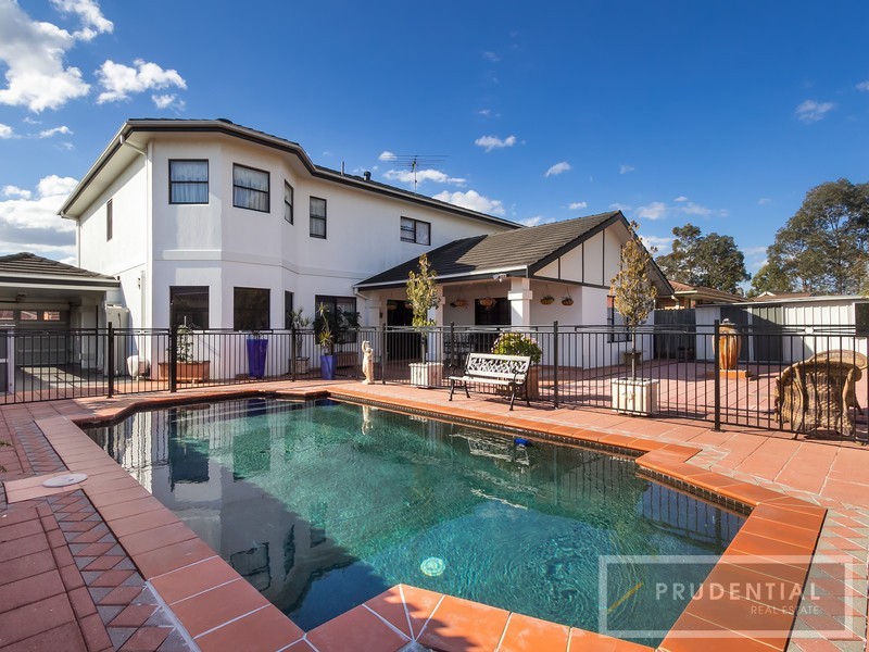 36 Beltana Court, Wattle Grove NSW 2173