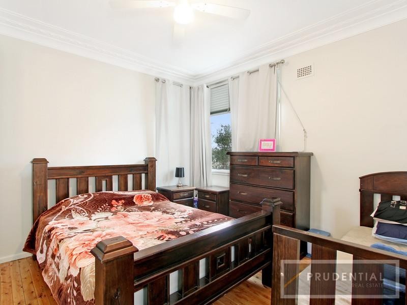 36 Hill Rd, Lurnea NSW 2170