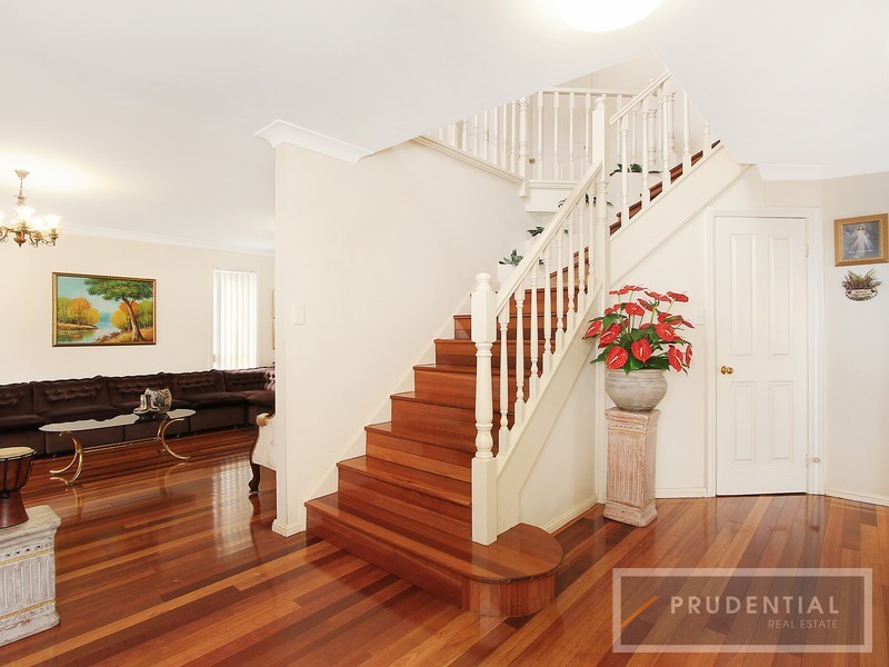 28 Como Court, Wattle Grove NSW 2173