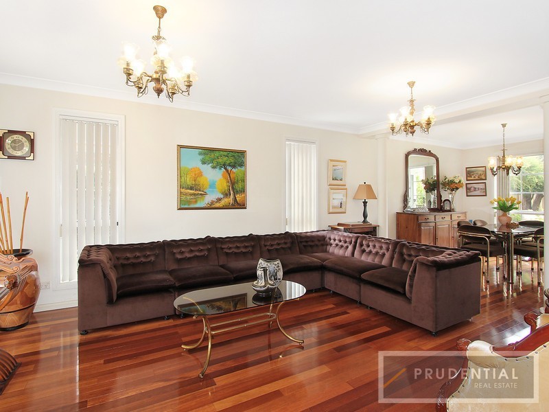 28 Como Court, Wattle Grove NSW 2173