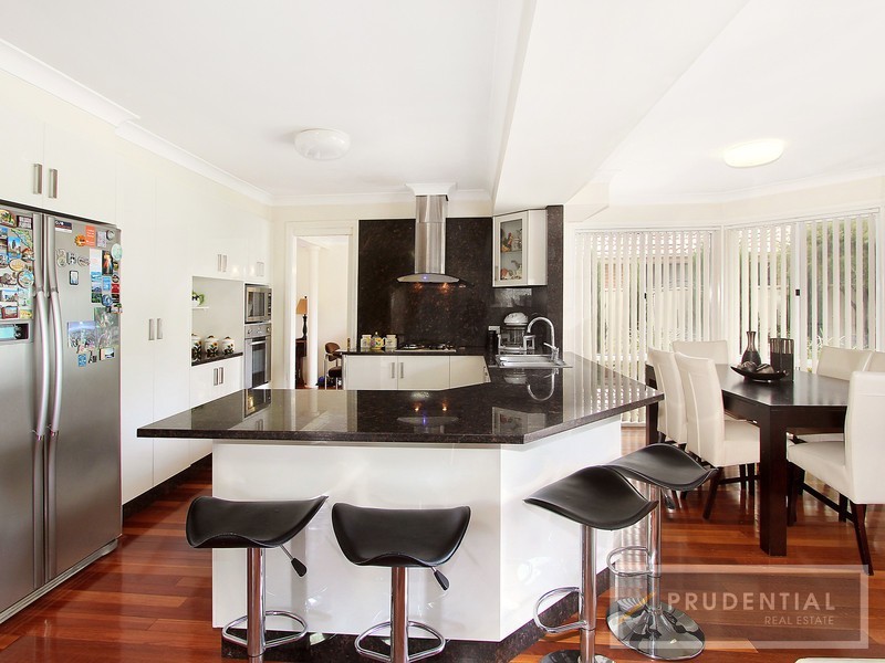 28 Como Court, Wattle Grove NSW 2173