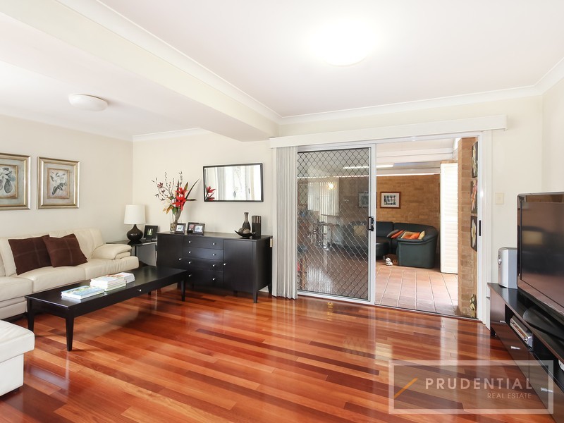 28 Como Court, Wattle Grove NSW 2173