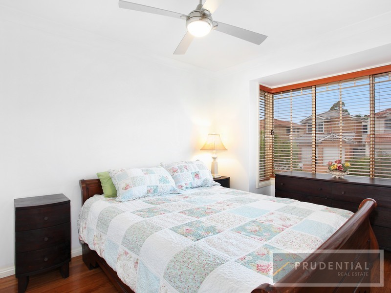 8 Nettletree Place, Casula NSW 2170