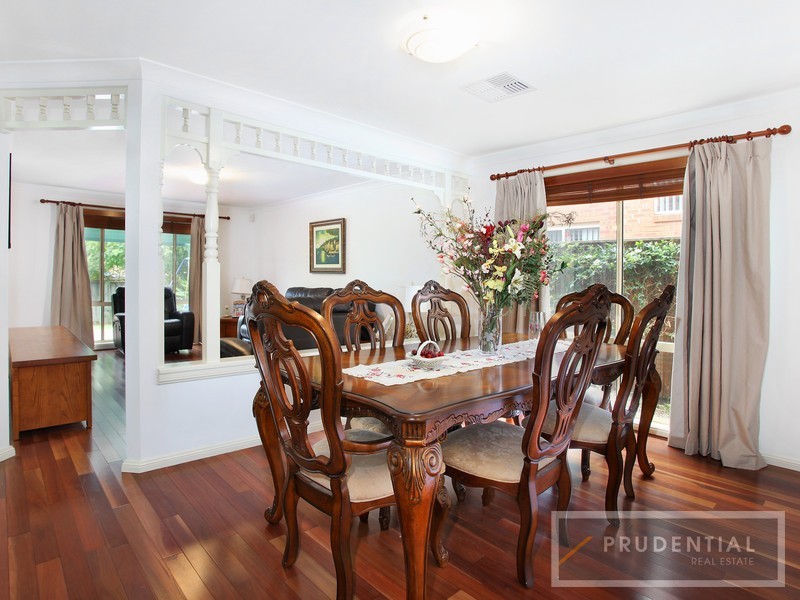 8 Nettletree Place, Casula NSW 2170