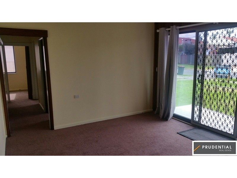8 Clingan Avenue, Lurnea NSW 2170