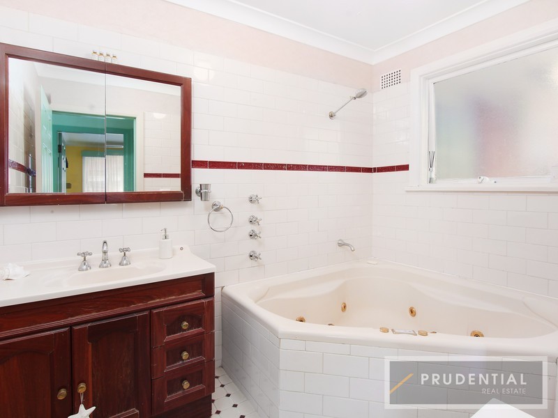 82 Medley Avenue, Liverpool NSW 2170