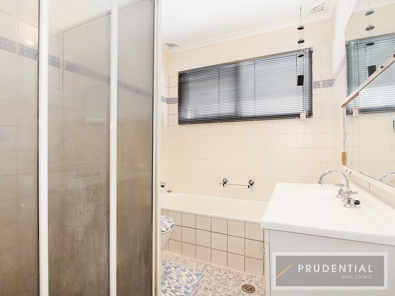 10 Sunset Avenue, Lurnea NSW 2170