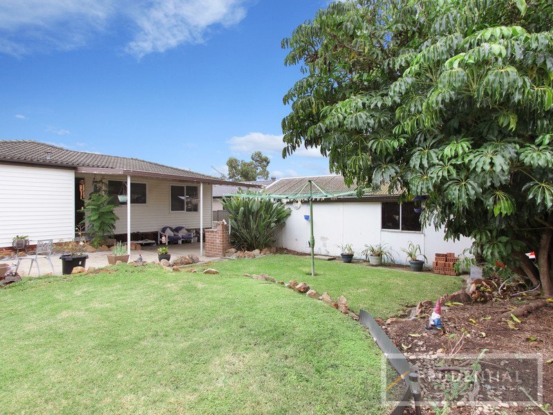 10 Sunset Avenue, Lurnea NSW 2170