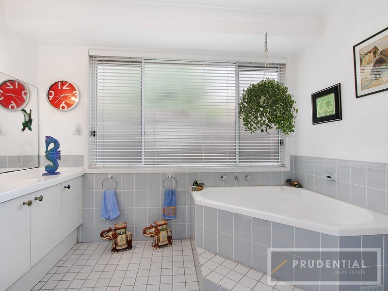 18 Doncaster Avenue, Casula NSW 2170