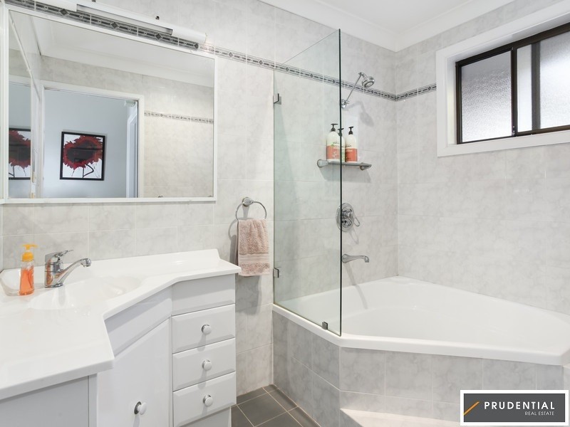 84 Congressional Drive, Liverpool NSW 2170