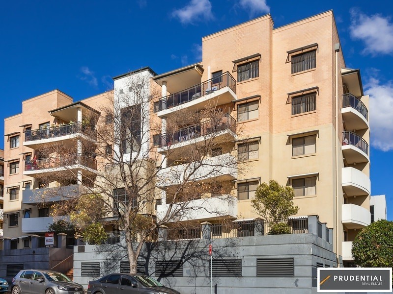 30/12-20 Lachlan Street, Liverpool NSW 2170