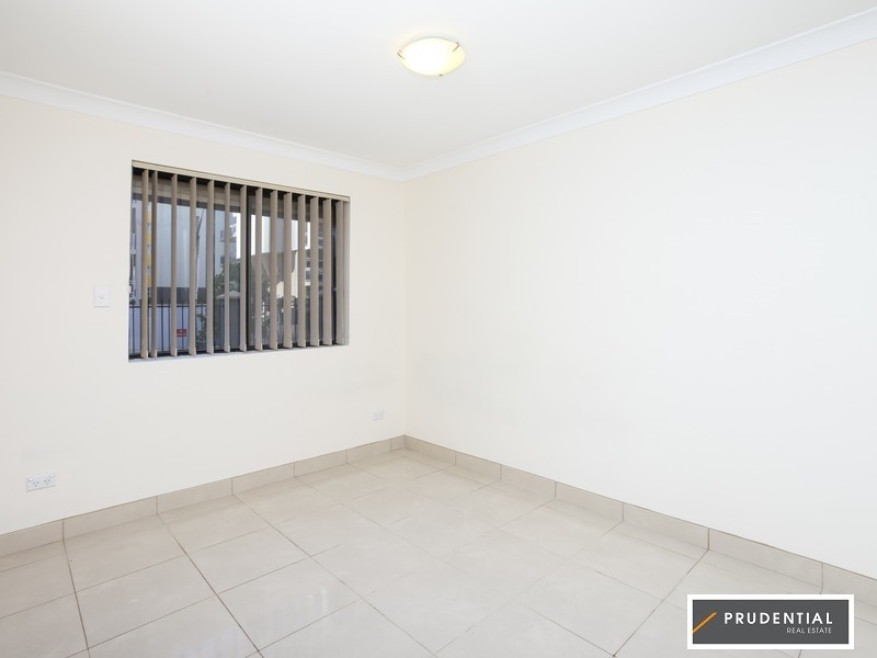30/12-20 Lachlan Street, Liverpool NSW 2170