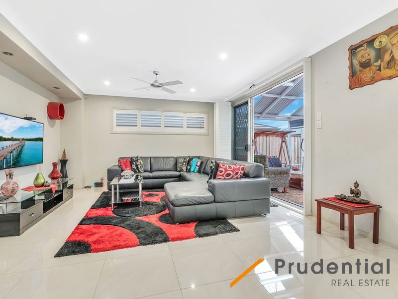 44 Pioneer Drive, Carnes Hill NSW 2171