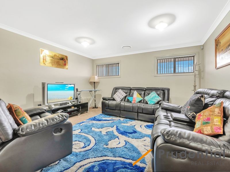 44 Pioneer Drive, Carnes Hill NSW 2171
