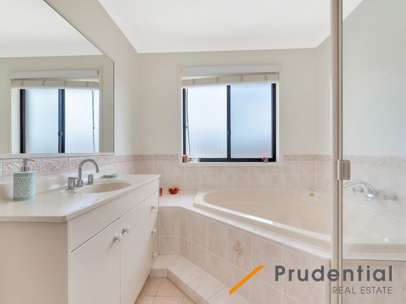 3 Avoca Close, West Hoxton NSW 2171