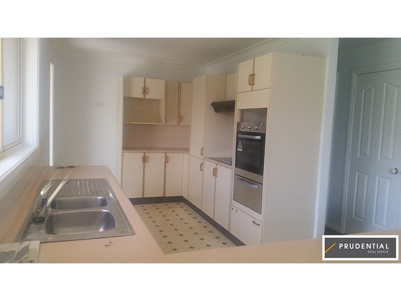 36 Epsom Road, Chipping Norton NSW 2170