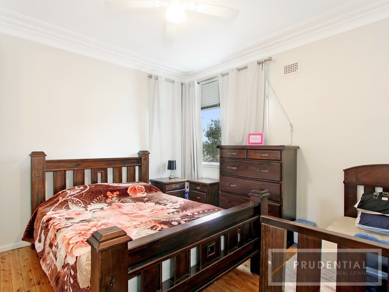 36 Hill Rd, Lurnea NSW 2170