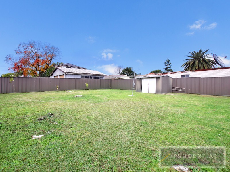36 Hill Rd, Lurnea NSW 2170