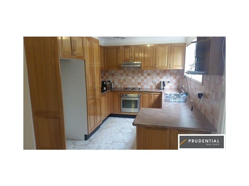 7 Holly Ave, Chipping Norton NSW 2170