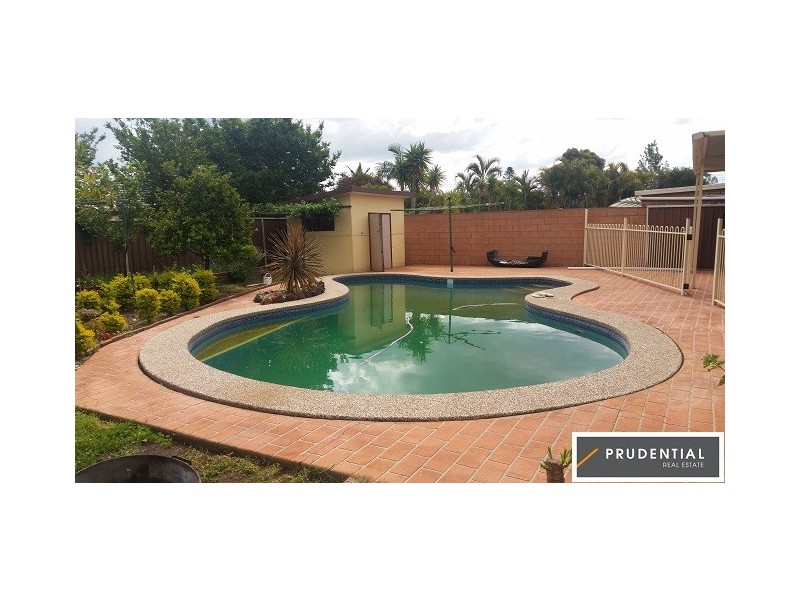 7 Holly Ave, Chipping Norton NSW 2170