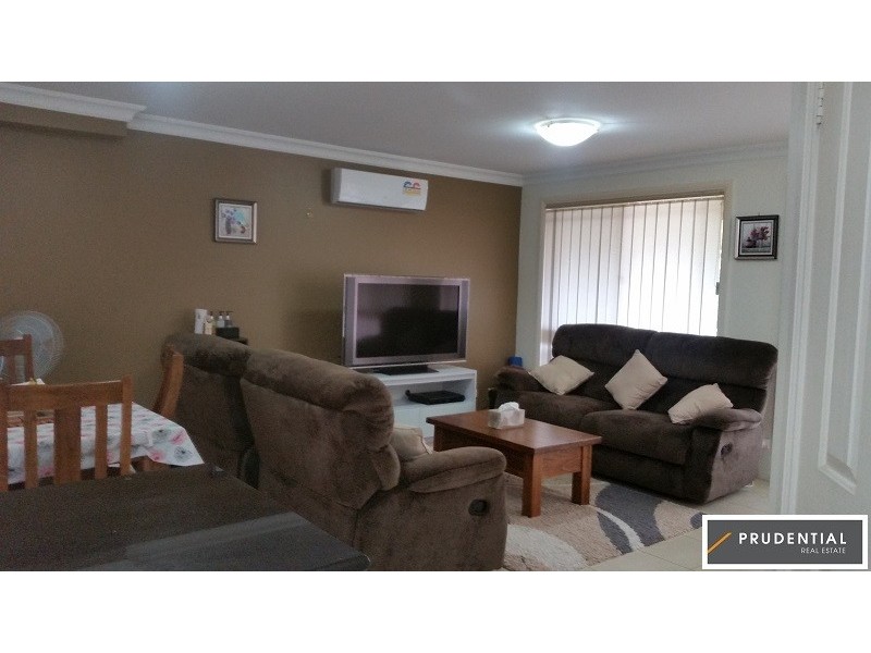 8/92 Kendall Drive, Casula NSW 2170