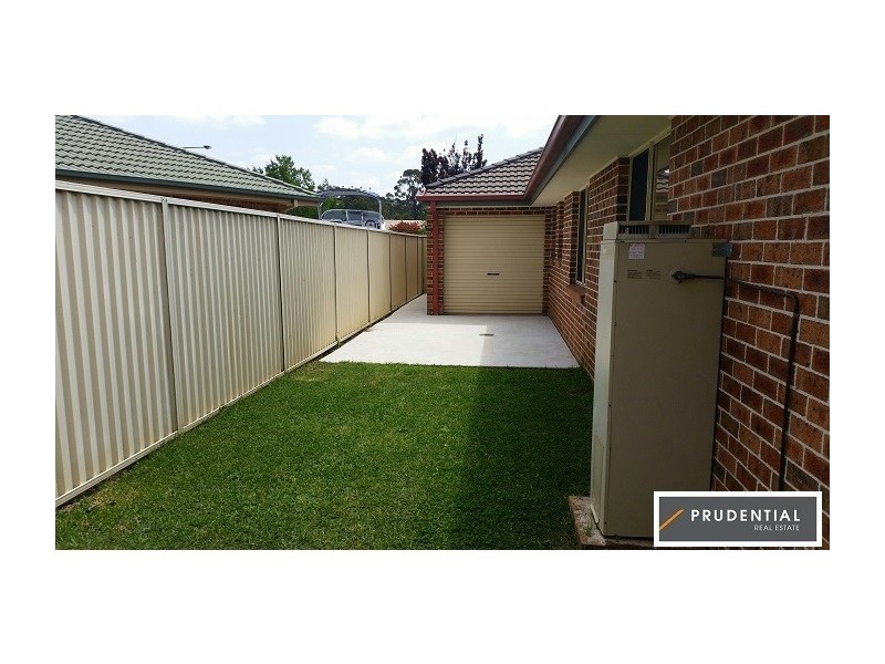 6 Woolmers Court, Wattle Grove NSW 2173