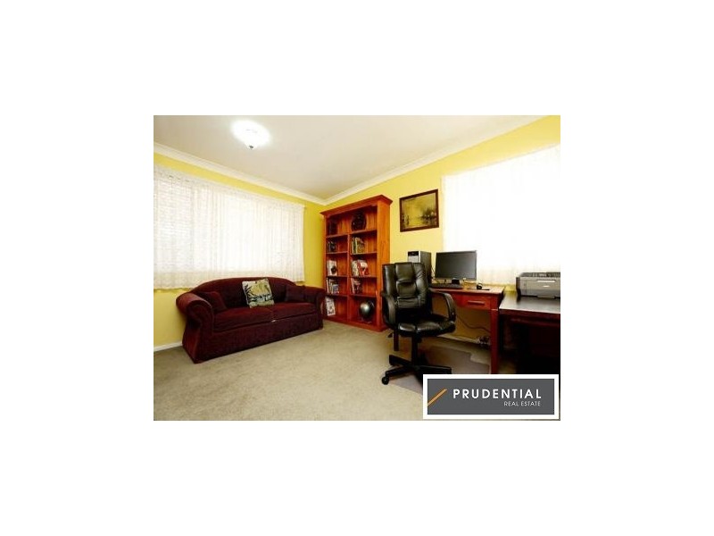 30 Metcalfe Ave, Moorebank NSW 2170