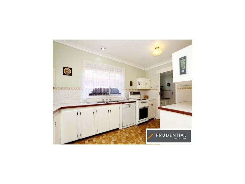 30 Metcalfe Ave, Moorebank NSW 2170