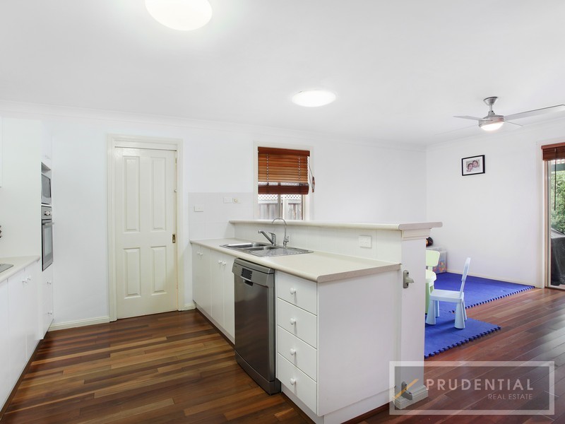 8 Nettletree Place, Casula NSW 2170