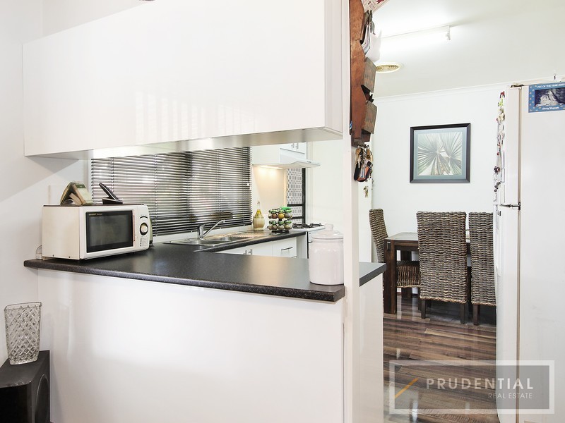 10 Sunset Avenue, Lurnea NSW 2170