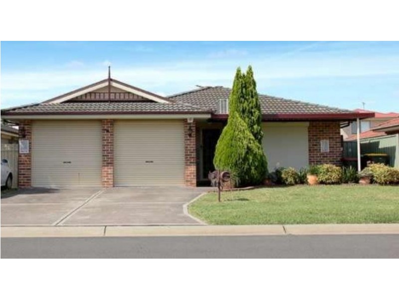 8 Gilgandra Road, Hoxton Park NSW 2171
