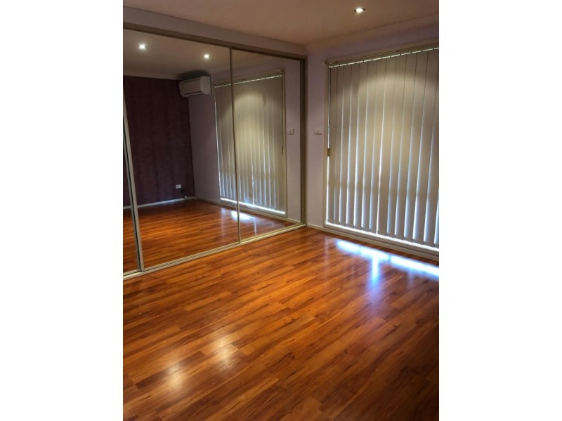 8 Gilgandra Road, Hoxton Park NSW 2171