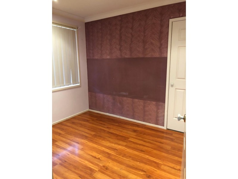 8 Gilgandra Road, Hoxton Park NSW 2171