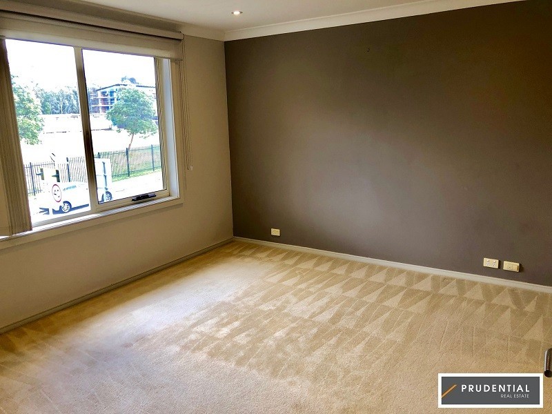 226 Carmichael Drive, West Hoxton NSW 2171