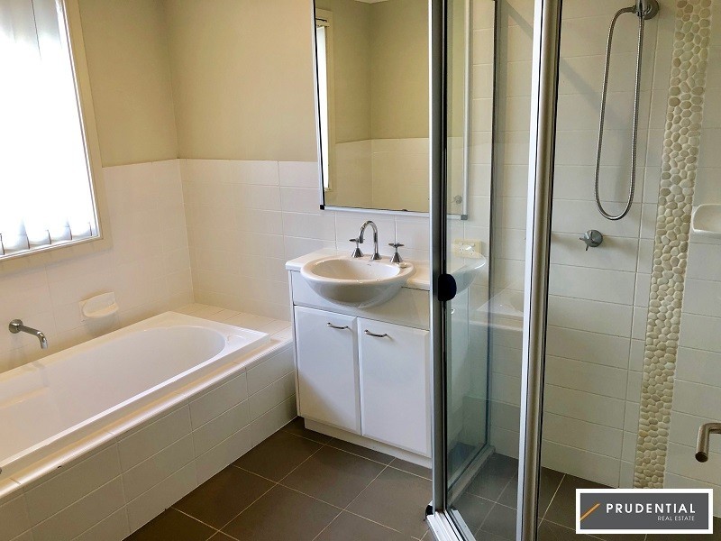226 Carmichael Drive, West Hoxton NSW 2171