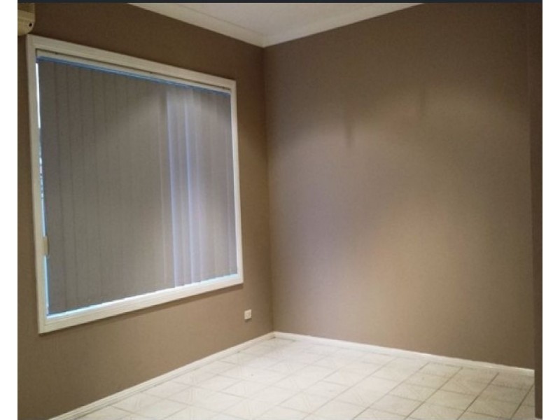 5 Moffitt Crescent, Edensor Park NSW 2176