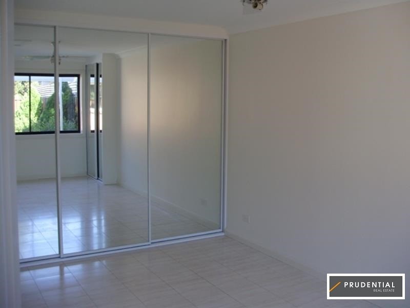 36 Anzac Mews, Wattle Grove NSW 2173
