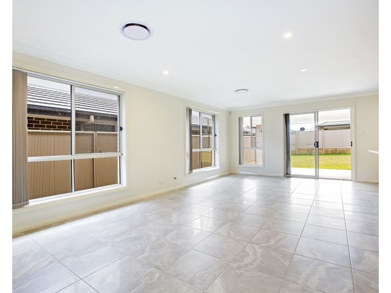 5 Pekin Street, Spring Farm NSW 2570