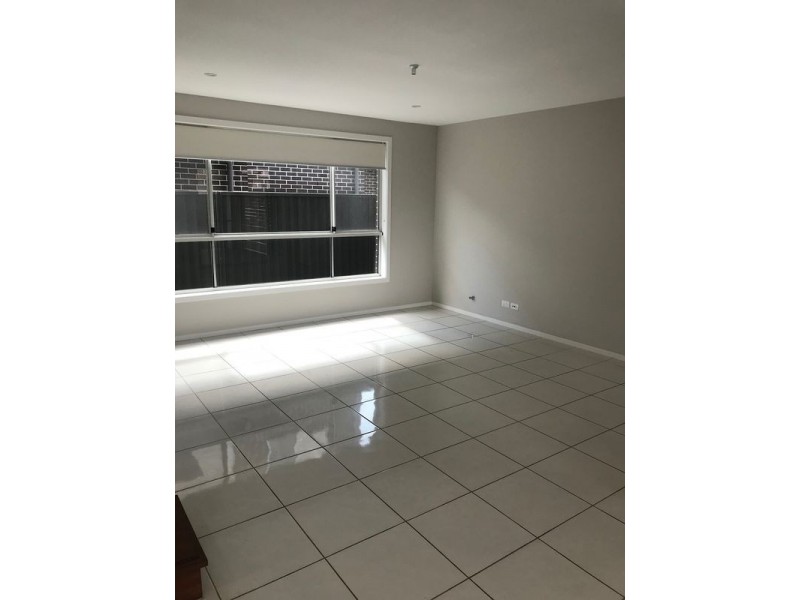 7 Sawsedge Avenue, Leppington NSW 2179