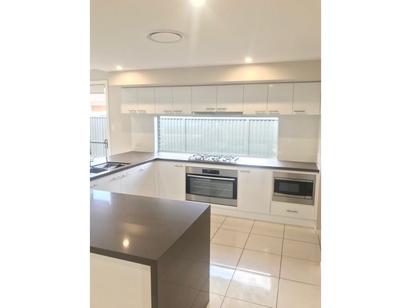 7 Sawsedge Avenue, Leppington NSW 2179