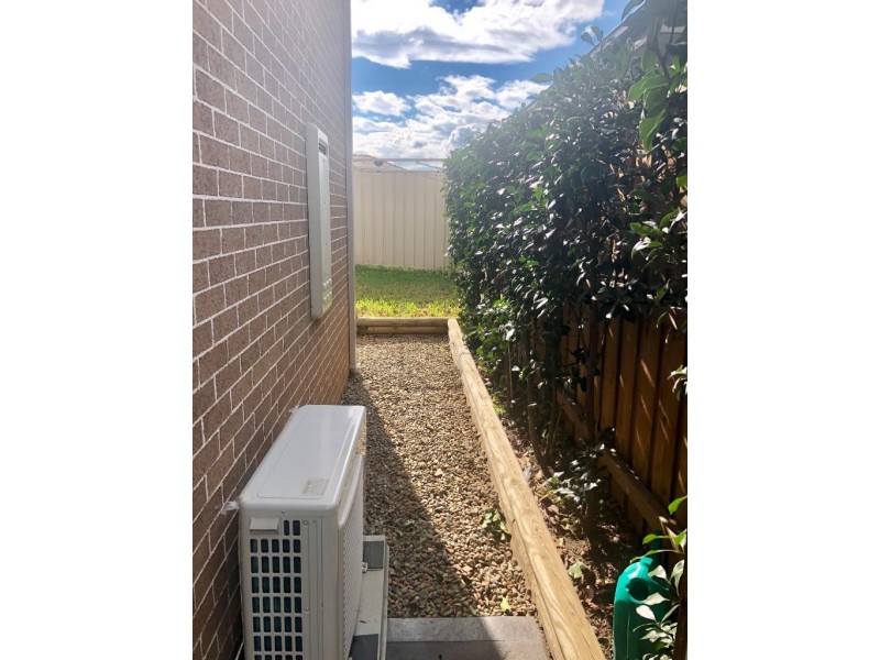 1a Bonython Avenue, Middleton Grange NSW 2171