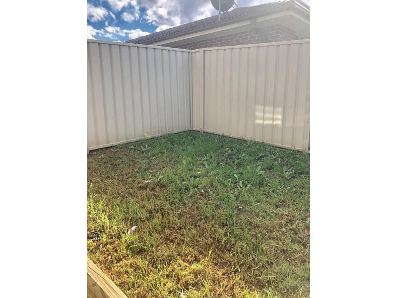 1a Bonython Avenue, Middleton Grange NSW 2171