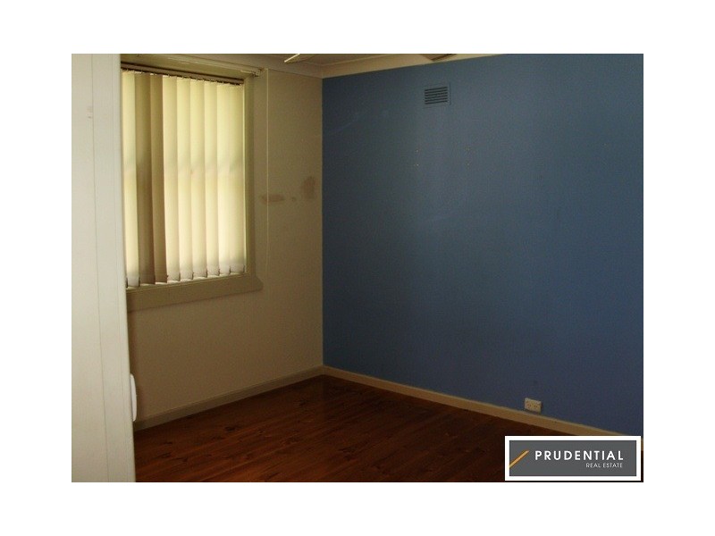 10 Bratsell Avenue, Moorebank NSW 2170